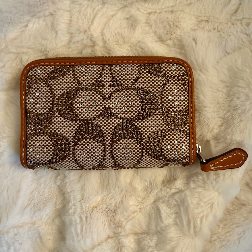 Like New Coach crystal jacquard zip around card case wallet - Picture 2 of 6